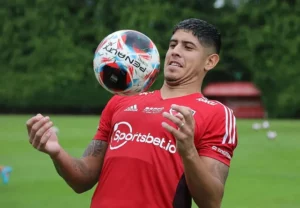Alan Franco deverá ser titular do São Paulo hoje. (Foto: Twitter do São Paulo)