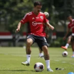 Gabi Neves será uma das grandes novidades do São Paulo para esta noite. (Foto: Twitter do São Paulo)