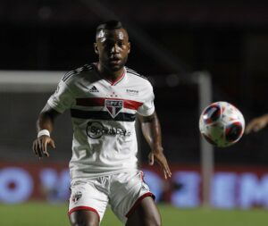 Luan se estabiliza no São Paulo e deve ganhar sequência no Tricolor. (Foto: Twitter do São Paulo)