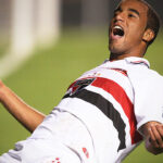 Torcida pede retorno de Lucas Moura, que aguarda propostas do exterior. (Foto: Twitter do São Paulo)