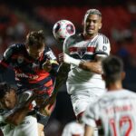 Luciano jogou de 10, mas São Paulo não funcionou na estreia do Paulistão. (Foto: Twitter do São Paulo)