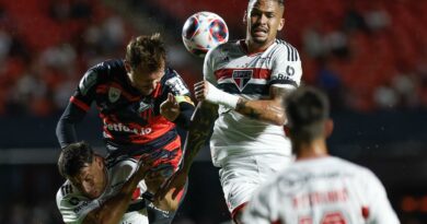 Luciano jogou de 10, mas São Paulo não funcionou na estreia do Paulistão. (Foto: Twitter do São Paulo)