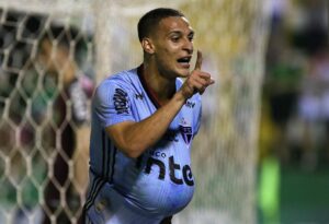 Antony pelo São Paulo. Foto: Rubens Chiri/São Paulo - Intenção é encontrar novas joias que brilhem igual Antony no São Paulo.