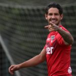 Pato só não marcou em estreias usando a camisa do São Paulo. (Foto: Rubens Chiri/São Paulo)