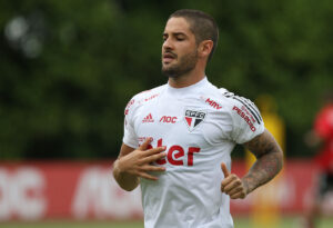 Foto: Rubens Chiri/São Paulo - Pato pode confirmar sua volta ao Brasil.
