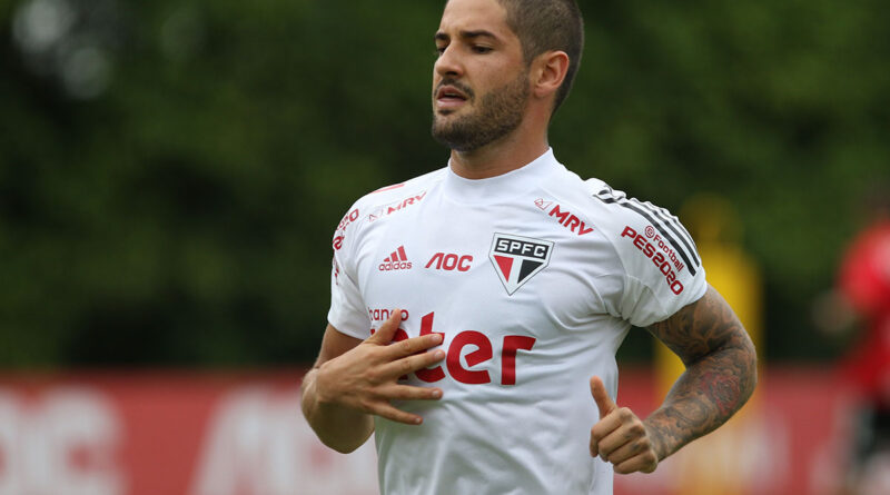 Foto: Rubens Chiri/São Paulo - Pato pode confirmar sua volta ao Brasil.