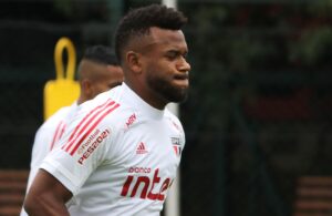 Foto: Rubens Chiri/São Paulo - Volante perdeu espaço desde a chegada de Méndez.