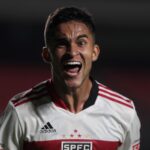 Foto: Rubens Chiri/São Paulo - Nestor é um dos que pode ser vendido pelo Tricolor em 2023.