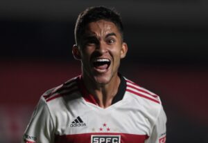 Foto: Rubens Chiri/São Paulo - Nestor é um dos que pode ser vendido pelo Tricolor em 2023.