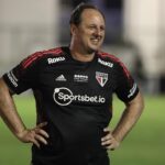 Foto: Rubens Chiri/São Paulo - Treinador acabou sendo elogiado após a vitória diante do Tigre, na Argentina.
