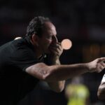 Foto: Rubens Chiri/São Paulo - Torcida pressiona pela saída de Ceni.