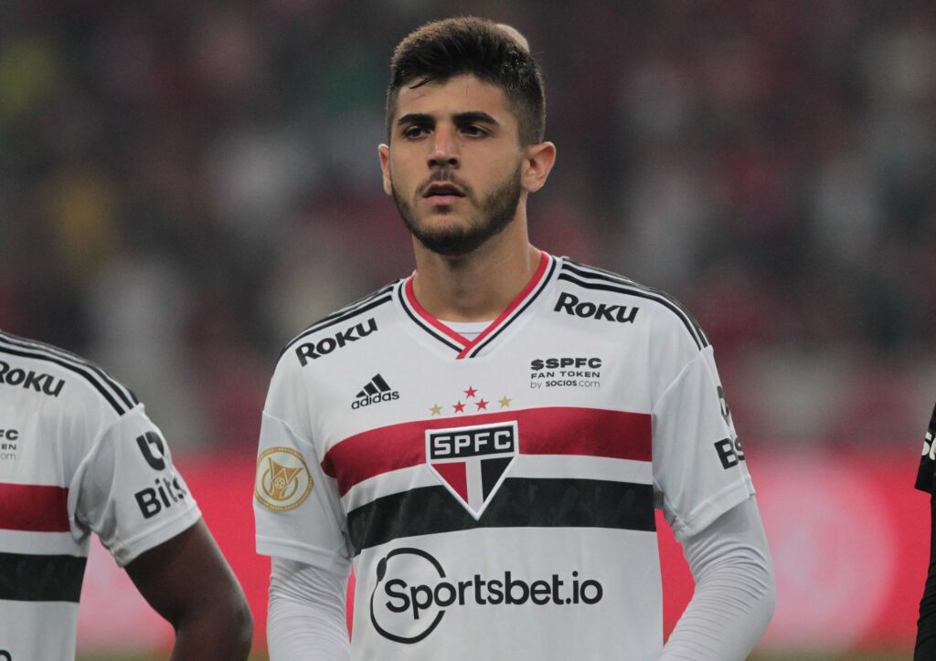 Foto: Rubens Chiri/São Paulo - Beraldo jogou ao lado do arqueiro no sub-20 em 2020.