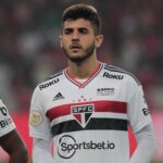 Foto: Rubens Chiri/São Paulo - Beraldo jogou ao lado do arqueiro no sub-20 em 2020.
