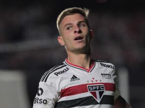 Foto: Rubens Chiri/São Paulo - Galoppo está se recuperando da cirurgia fora do Brasil, longe do CT do São Paulo.
