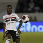 Méndez perdeu espaço com Dorival no São Paulo, mas deve voltar de empréstimo. (Foto: Rubens Chiri/São Paulo)