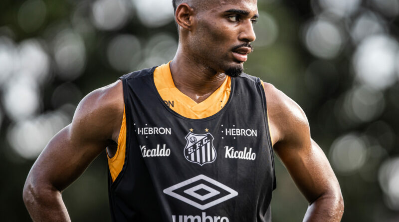 Raul Baretta/ Santos FC - Joaquim era desejado pelo São Paulo, mas assinou no Santos.