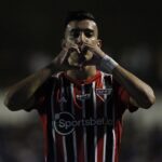 Crédito: Rubens Chiri/São Paulo - Pedrinho novamente entrou e marcou um gol na partida.