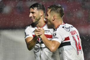 Calleri e Galoppo são exemplos de raça em recuperação no São Paulo. (Foto: Twitter do São Paulo)