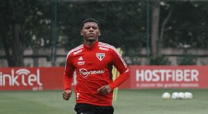 Arboleda é um dos estrangeiros do São Paulo. (Foto: Twitter do São Paulo)