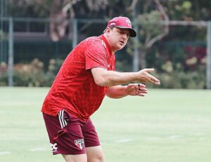 Rogério Ceni treina São Paulo para próximo jogo da temporada. (Twitter do São Paulo)