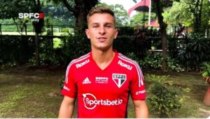 Galoppo chama torcedor para clássico entre São Paulo e Santos. (Foto: Twitter do São Paulo)
