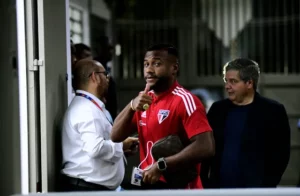 São Paulo negocia com Luan por renovação de contrato. (Foto: Twitter do São Paulo)