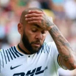 Daniel Alves é alvo de mais denúncias na Espanha. (Foto: Twitter do Pumas)