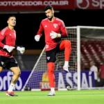 Rafael assume titularidade no São Paulo. (Foto: Marcos Ribolli/ge)