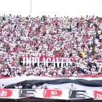 Diretoria do São Paulo avisa torcedores sobre adiamento do jogo contra o Coritiba. (Foto: Marcos Ribolli/ge)