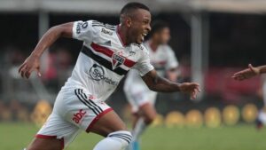 Welington vira mais um desfalque no São Paulo. (Foto: Twitter do São Paulo)