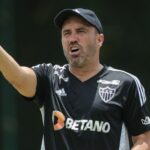 Foto: Pedro Souza/ Atlético - Coudet tomou a decisão após contato de São Paulo e outros interessados.