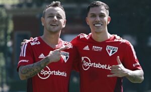 Dupla do São Paulo teve situação atualizada nos bastidores. (Foto: Twitter do São Paulo)