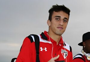 Foto: Rubens Chiri/São Paulo - Meio-campista está jogado desde 2017 fora do Brasil.