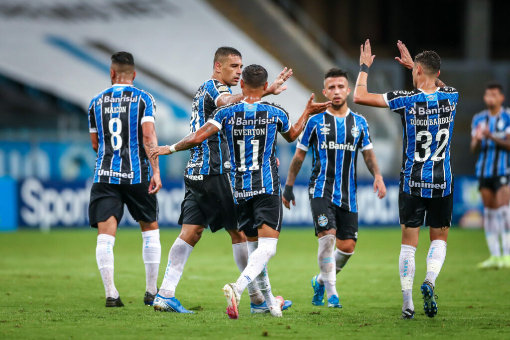 Foto: Lucas Uebel/Grêmio - Gremista teve seu nome especulado no São Paulo, tanto que Nicola foi buscar uma resposta da diretoria.