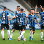 Foto: Lucas Uebel/Grêmio - Gremista teve seu nome especulado no São Paulo, tanto que Nicola foi buscar uma resposta da diretoria.
