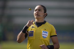 Foto: Liamara Polli/CBF - Edina foi escolhida para apitar o duelo entre Botafogo e São Paulo.