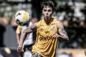 Foto: Ivan Storti/Santos FC - Torcida pede a troca do meio-campista por um dos nomes especulados no São Paulo.