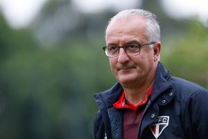 Foto: Marcello Zambrana/AGIF - Treinador está desempregado desde o fim de 2022, buscando novas oportunidades interessantes.
