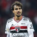 Foto: Pedro H. Tesch/AGIF - Meio-campista vinha sendo muito vaiado quando ainda estava no São Paulo.
