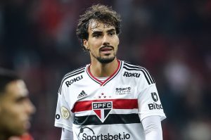 Foto: Pedro H. Tesch/AGIF - Meio-campista vinha sendo muito vaiado quando ainda estava no São Paulo.