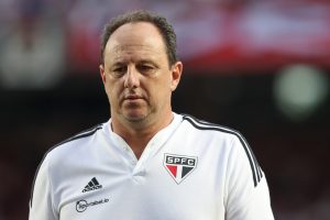 Foto: Marcello Zambrana/AGIF - Treinador voltou a ser muito criticado após um empate amargo do São Paulo.