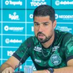 António Oliveira quer titular do São Paulo. (Foto: Twitter do Coritiba)