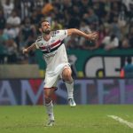 Calleri deverá reforçar São Paulo em estreia da Sul-Americana. (Foto: Twitter do São Paulo)