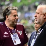 Presidente Julio Casares ao lado de direto de futebol do São Paulo, Carlos Belmonte. (Foto: Marcos Ribolli/ge) - Anulação de Fluminense x São Paulo