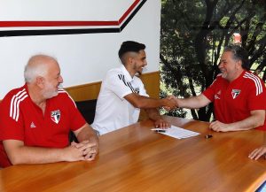 Casares tenta quitar dívidas do elenco do São Paulo ao contratar jogador. (Foto: Twitter do São Paulo)