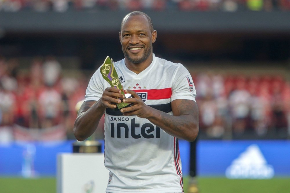 Fabão foi zagueiro histórico no tri brasileiro do São Paulo. (Foto: Twitter do São Paulo)