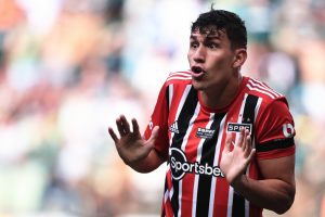 Ferraresi deve assinar com o Tricolor até 2027. (Foto: Twitter do São Paulo)