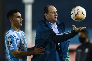 (Photo by Marcelo Endelli/Getty Images) - Gringo desejado pelo São Paulo já enfrentou Rogério Ceni jogando pelo Racing.