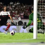 Pedrinho é acusado pela ex-namorada e vira 'pepino' para São Paulo. (Foto: Marcos Ribolli/ge)