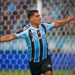 (Foto: Twitter do Grêmio) - Companheiro de Suárez estaria sendo observado pelo São Paulo.